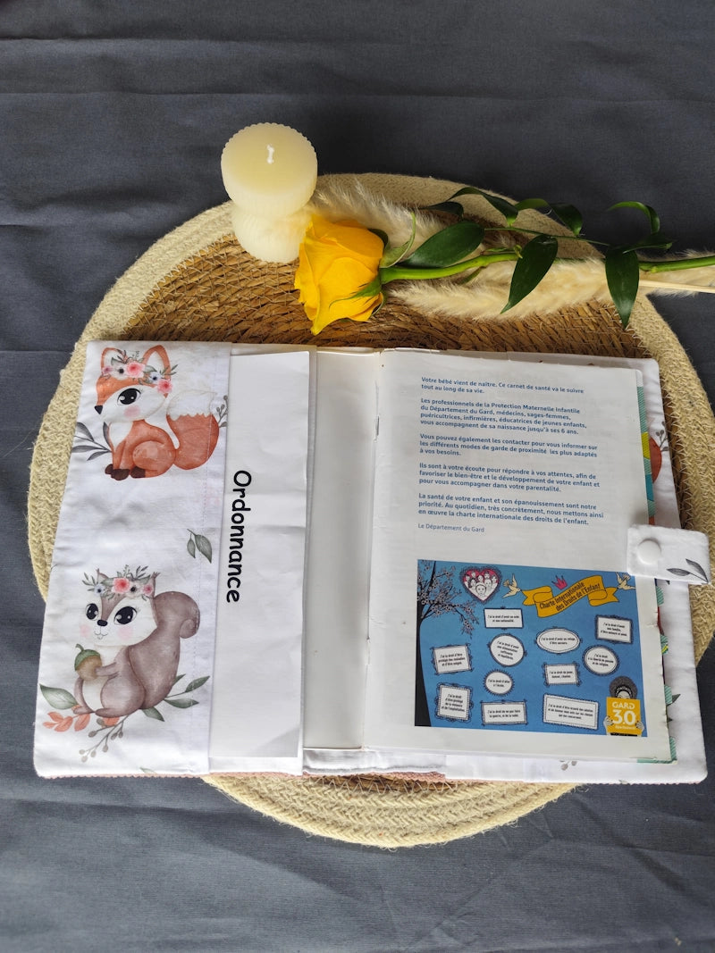 Protège carnet de santé "Écureuil"