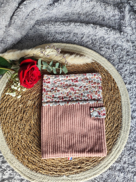 Protège carnet de santé "Fleurs Roses"